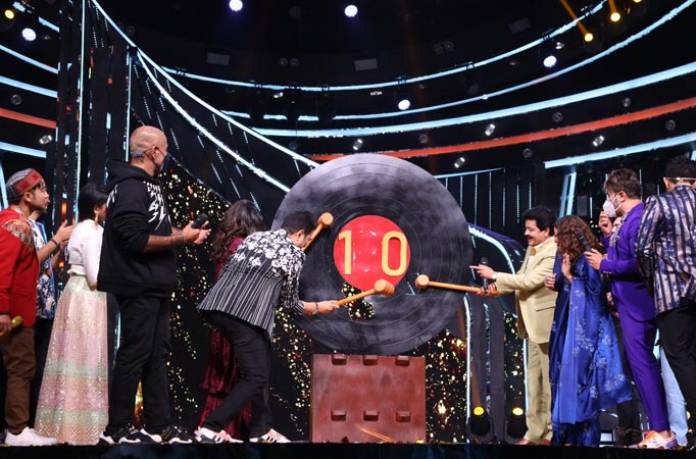 udit narayan alka yagnik and kumarsanu 100 songs on indian idol 12