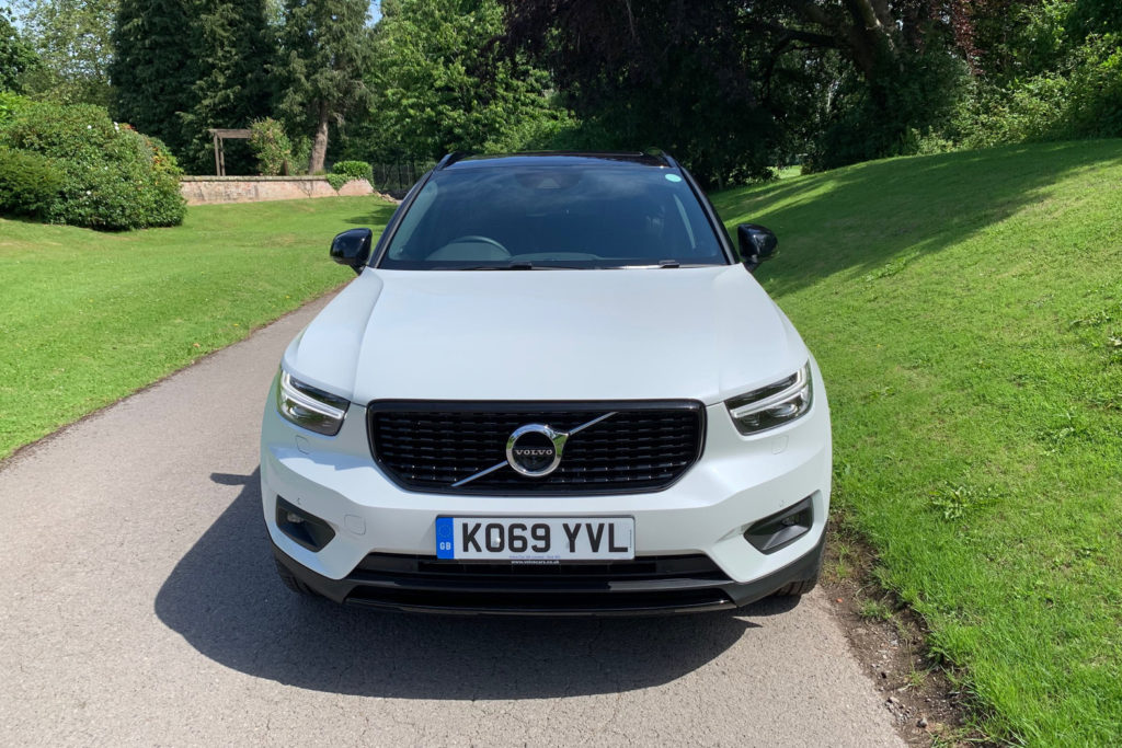 The new Volvo C-4 recharge.