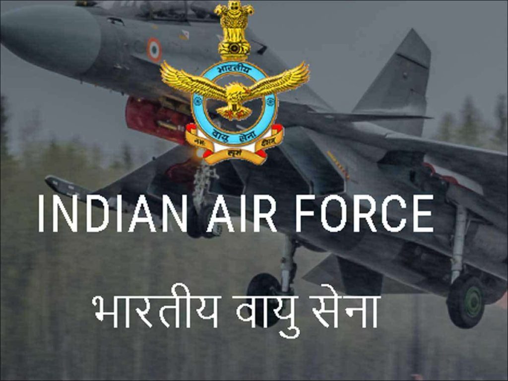 Eight injured in IAF bus accident in Mumbai