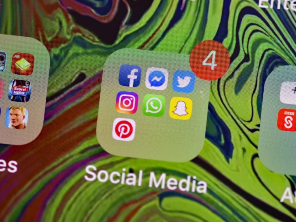 Here we go, Indian govt. Taking social media platforms like Fb, IG under the scanner. The threat of getting banned. 