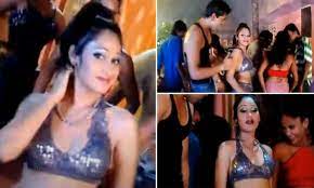 Tarak Mehta Ka Ulta Chashma: Disha Wakani aka Dayaben Dance never seen bold dance Video getting Viral.

