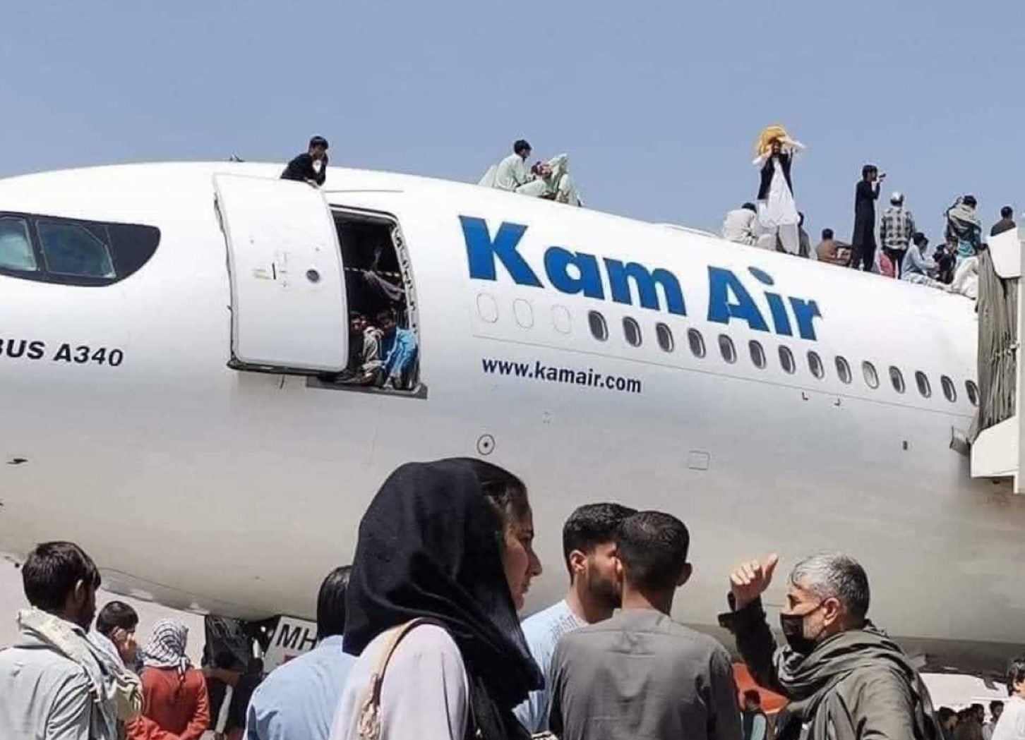 Horrible pictures of Afghanistan Airport, Taliban tea party in General Dostum's Ornate House.