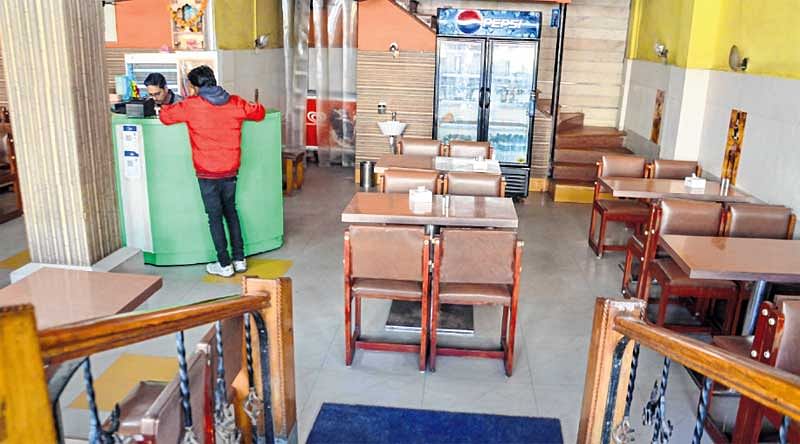 Thane hoteliers to maintain silent protest worrying extension in operation hours