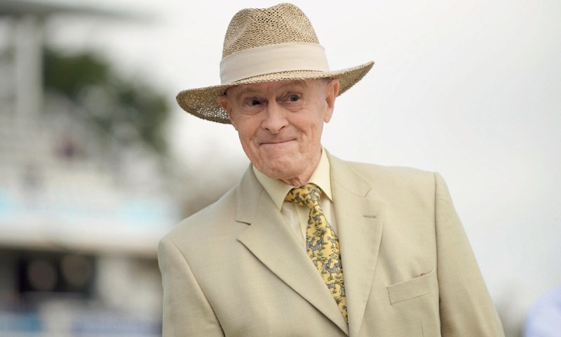 Boycott to England Batsmen look into mirror before going to Ashes.