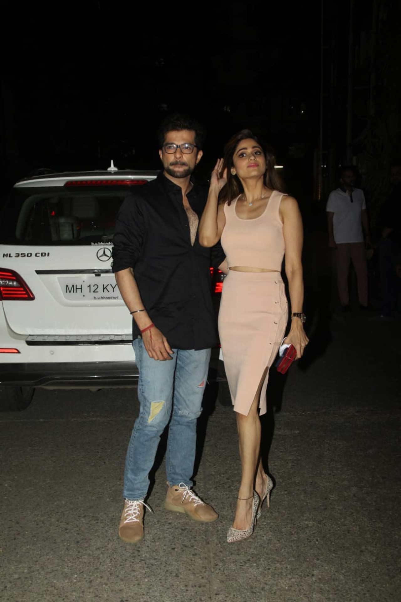 Raqesh Bapat and Shamita Shetty on date picture hand in hand