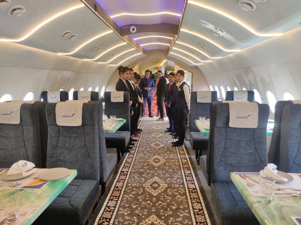 Gujarat's first aircraft restaurant announcement will be made like a plane. 
