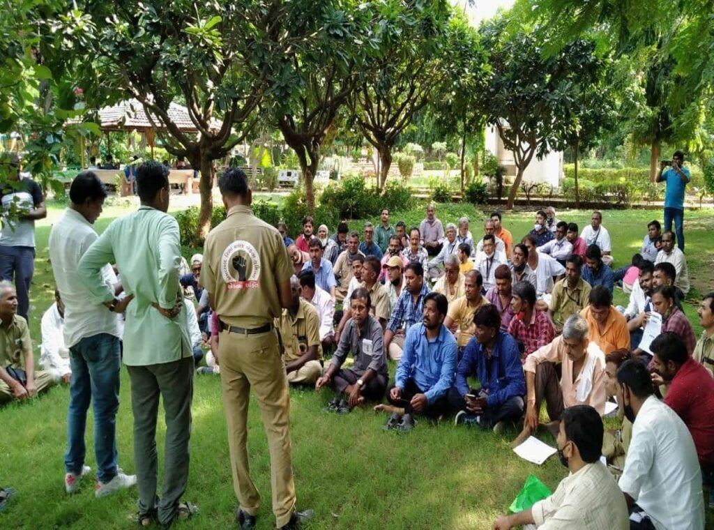 CNG Price Gujarat: Taxi Drivers and Rickshaw drivers strike of 36hours in Gujarat.