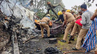 helicopter crash photo in tamil nadu