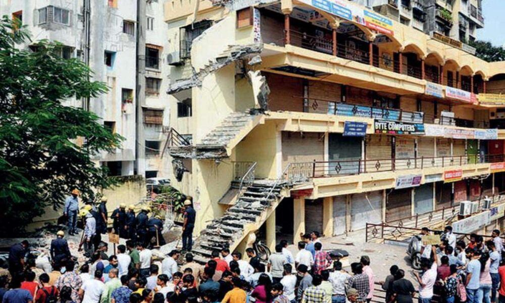 In Surat Collapsed During The Renovation Of An Old Building 5526