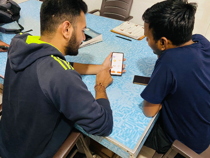 Gondal woman creates an application for youth and unemployed at Rs 5 lakh,
