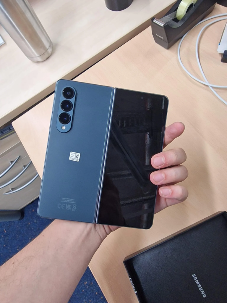 Samsung Galaxy Z Fold 4