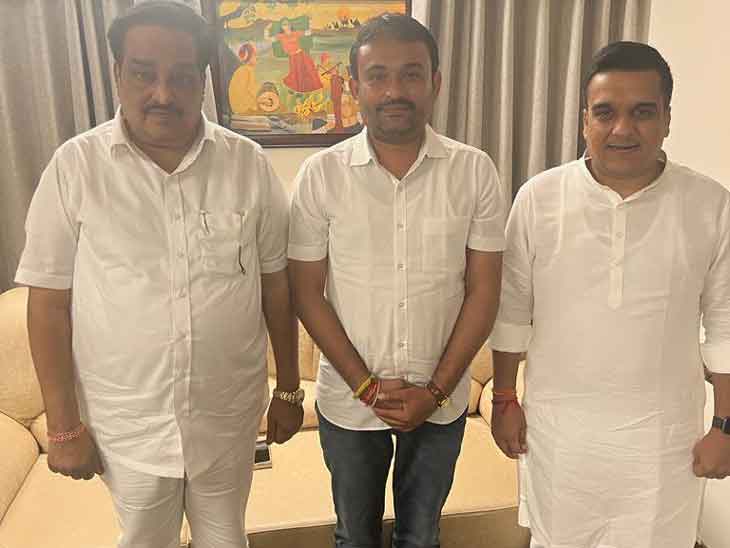 Congress general minister Vinay Singh and Vishwanath Singh Vaghela will join BJP.