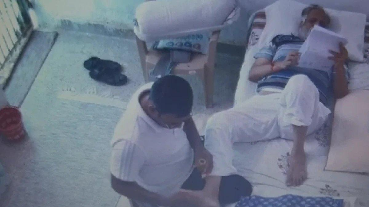 Satyendar Jain receiving massage in jail