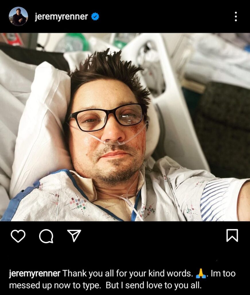 The first selfie of Jeremy Renner from hospital for fans