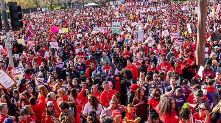 Canada Govt employees on strike