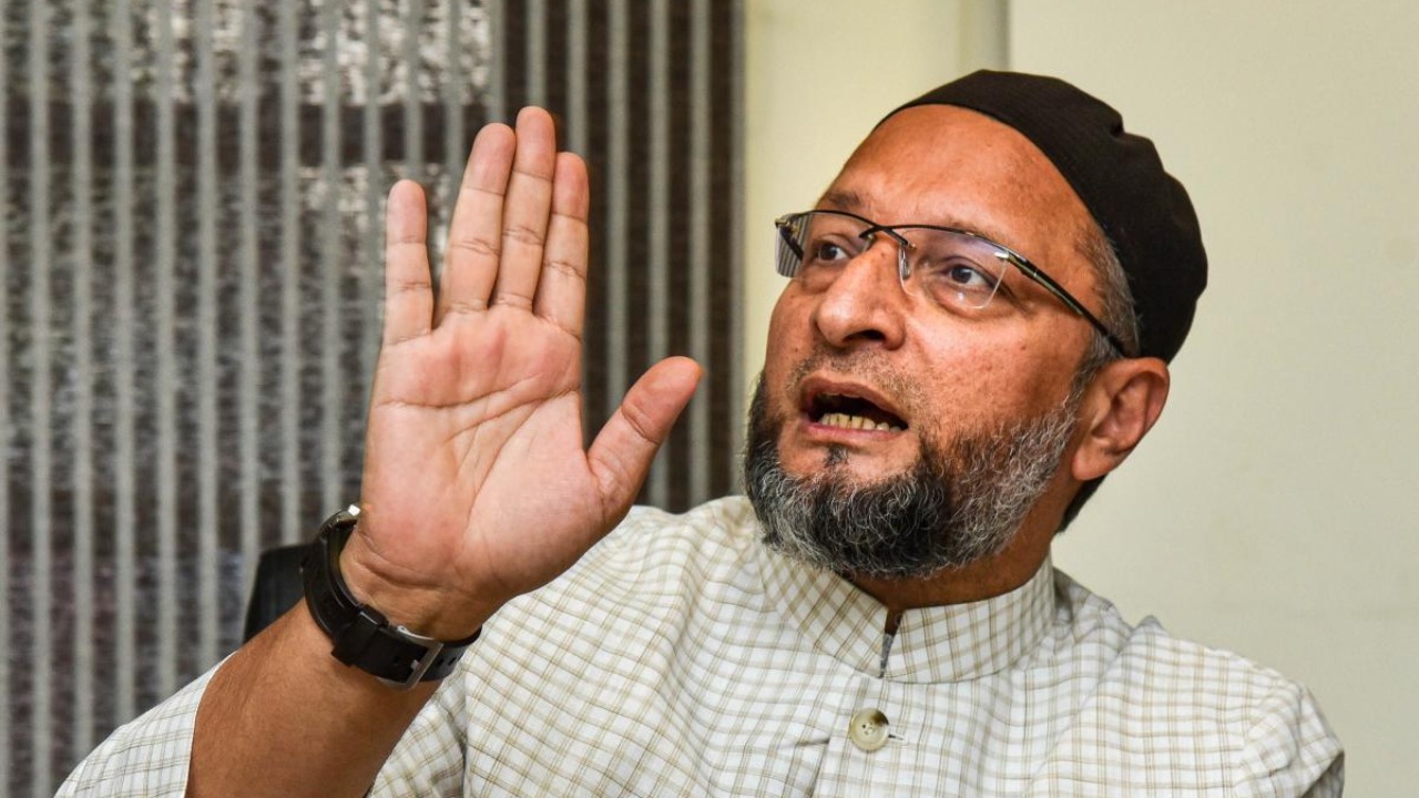Owaisi on Congress president Sonia Gandhi