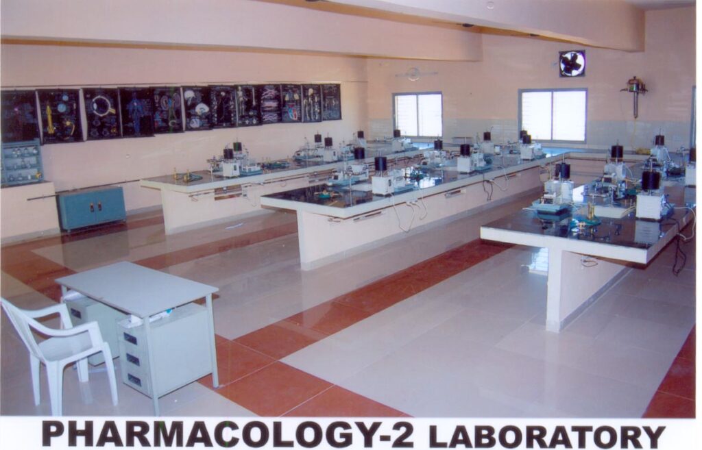 best pharmacy colleges in gujarat 