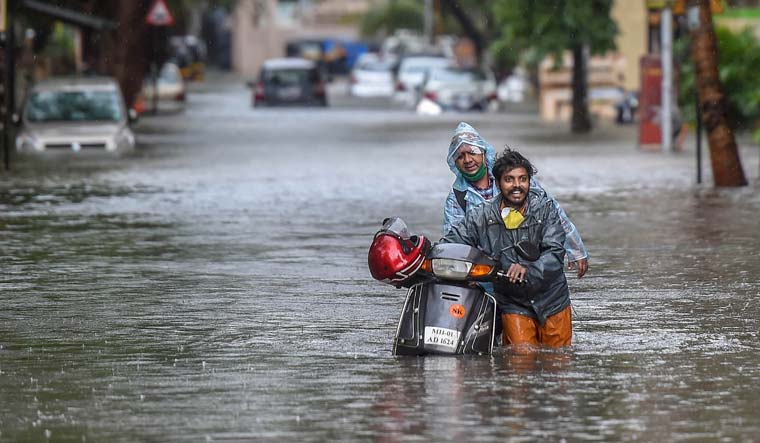 Heavy rain in several parts of Mumbai.