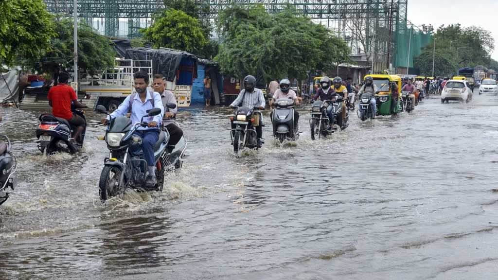 Heavy rainfall caused flood like situation in Gujarat