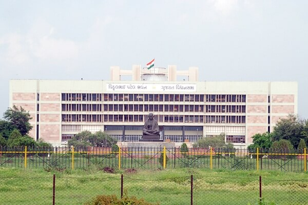 Congress has 15 members in the House, and five of them were absent throughout the pandemonium.