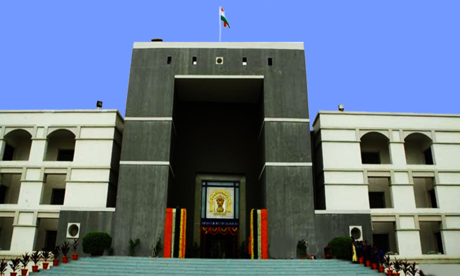 Gujarat: A bench of Justices Hrishikesh Roy and Prashant Kumar Mishra stated that the student would have been eligible for admission to a few government medical colleges in the state, even in the general category index.