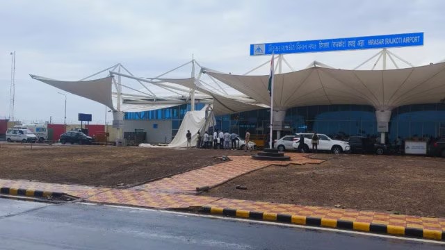 PM Modi inaugurated the pristine greenfield airport in July 2023. The Airport Authority of India (AAI) constructed it 25 km from Rajkot at Hirasar village.