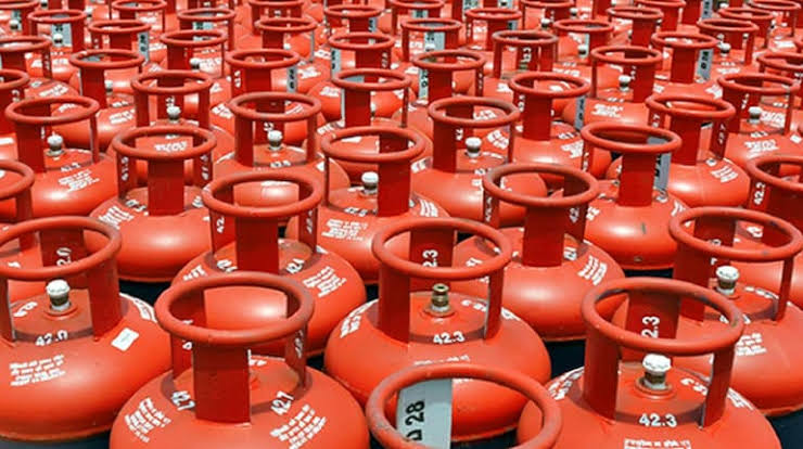 Oil marketing companies have announced a 69.50 price drop for commercial LPG gas cylinders, effective June 1.