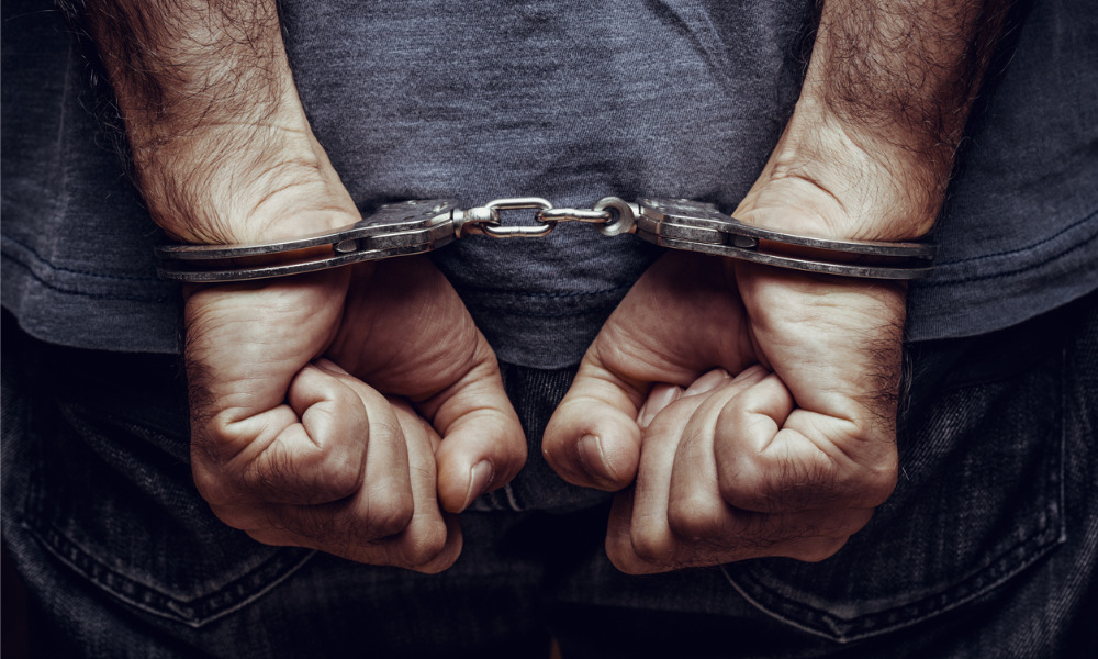 Mumbai police detained a Singapore citizen at Ahmedabad airport for his participation in fraud.