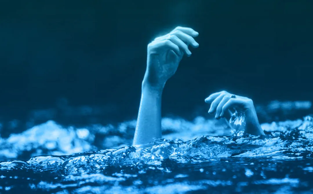 In a tragic occurrence, at least eight persons drowned while bathing in the Meshwo River in Gujarat's Gandhinagar district.