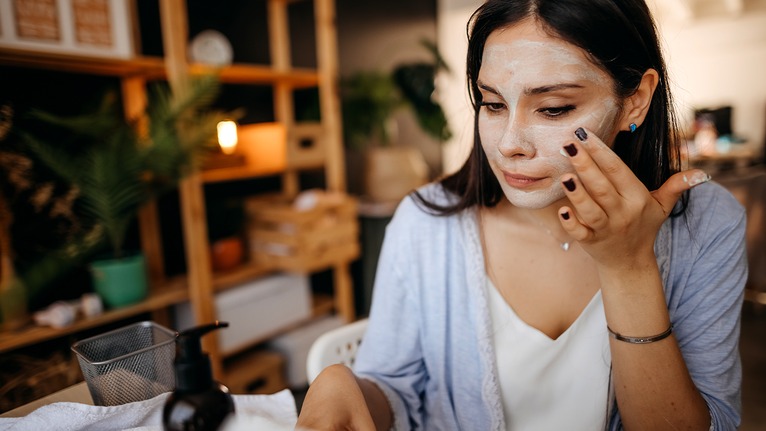 Are you struggling with dry skin? Learn how to treat and prevent dry skin with reliable, expert-backed tips.